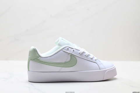 NIKE COURT ROYALE AC Sneakers