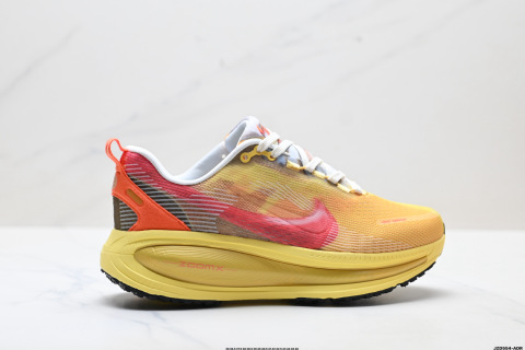 Nike VOMERO 18 Running Shoes