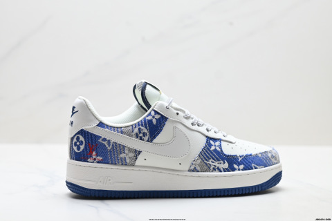 Nike Air Force 1 '07 Low-Top Sneakers
