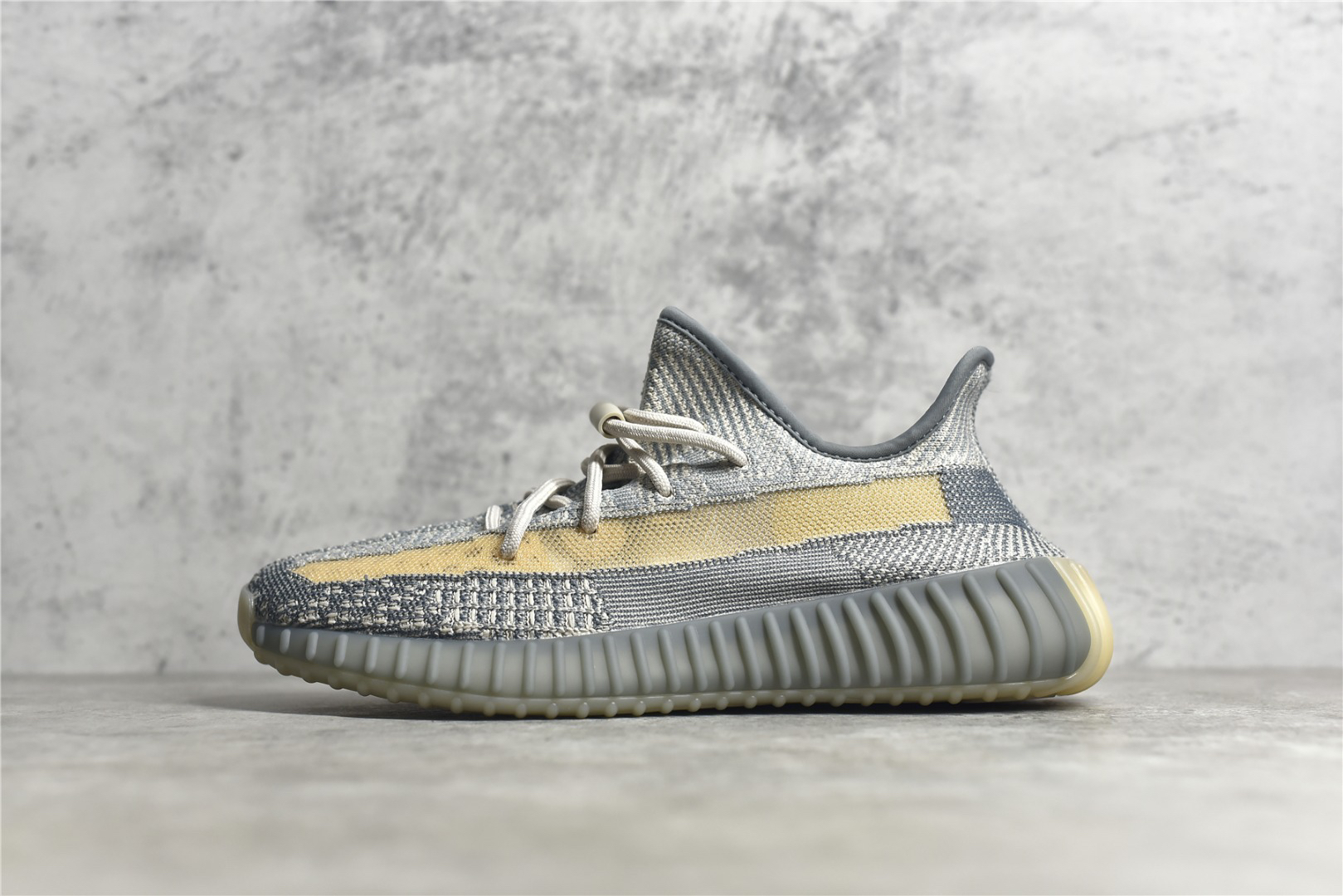 Adidas Yeezy Boost 350 V2 Ash Pearl Sneakers