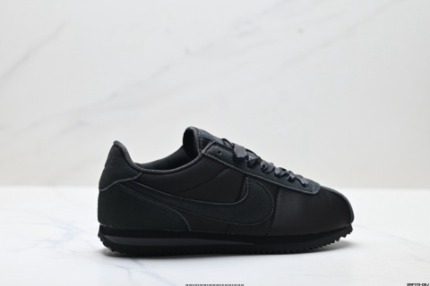 Nike Classic Cortez Casual Running Shoes