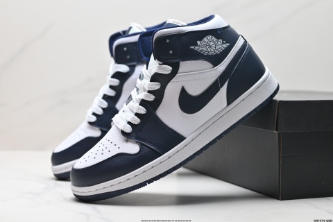 NIKE Air Jordan 1 Retro Mid Basketball Shoes