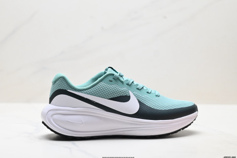 Nike REVOLUTION 8 Running Shoes