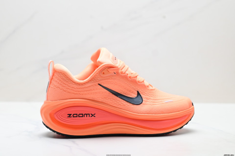 Nike VOMERO PLUS Running Shoes